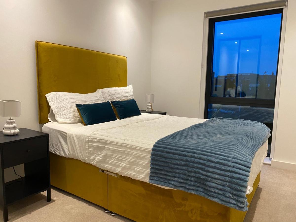 אילפורד Triple T Homes Cosy 2 Bedroom Apartment With Balcony מראה חיצוני תמונה